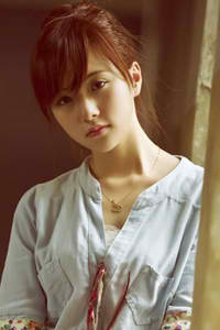 《小嘴接尿含着尿液跪喝》