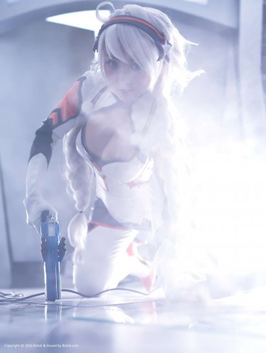 被三个老头捆着躁我一个爽文