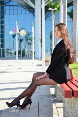 《贺朝谢俞开车塞东西》